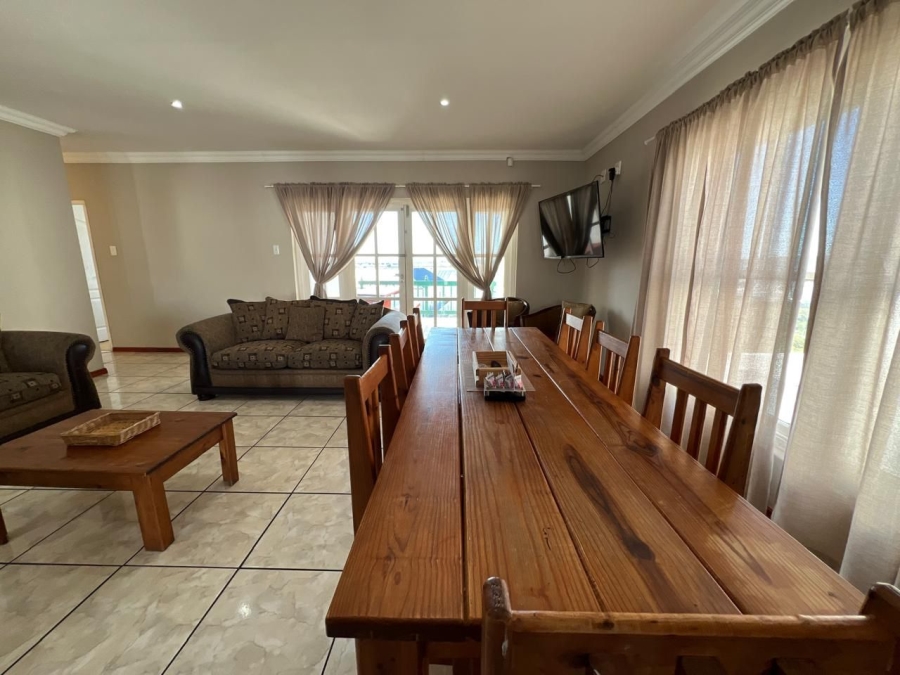 To Let 5 Bedroom Property for Rent in Mykonos Western Cape